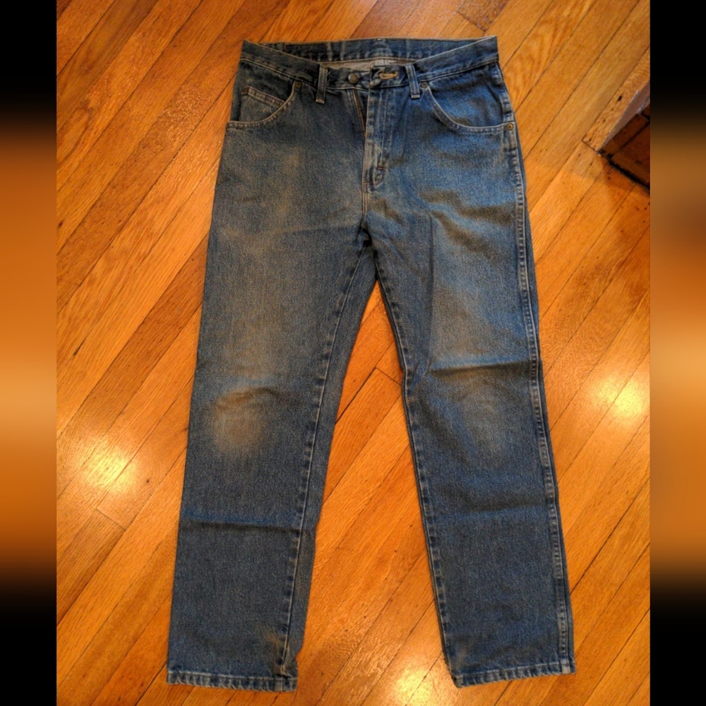 Wrangler men's straight cut regular fit jeans